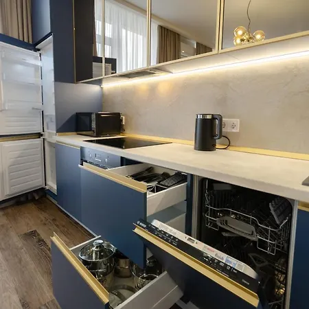 Petrovdom In Luxury Apartments At 68 Zhylyanska Street,38 Perlyna Kyiv Exterior photo