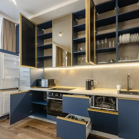 Petrovdom In Luxury Apartments At 68 Zhylyanska Street,38 Perlyna Kyiv Exterior photo