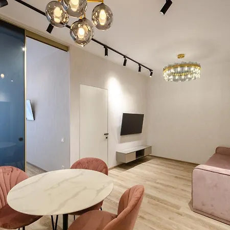 Petrovdom In Luxury Apartments At 68 Zhylyanska Street,38 Perlyna Kyiv Exterior photo