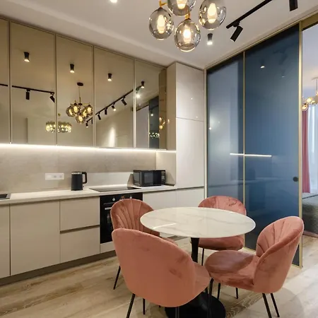 Petrovdom In Luxury Apartments At 68 Zhylyanska Street,38 Perlyna Kyiv Exterior photo