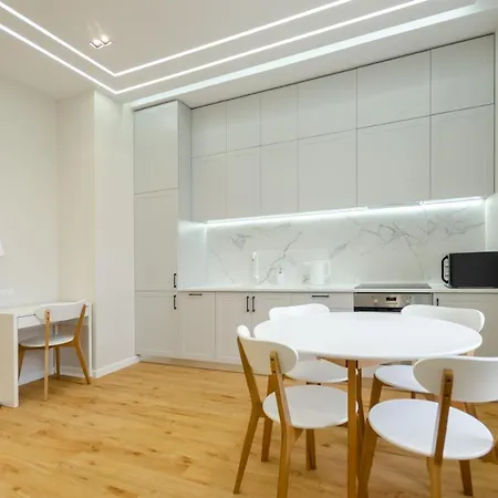 Petrovdom In Luxury Apartments At 68 Zhylyanska Street,38 Perlyna Kyiv Exterior photo