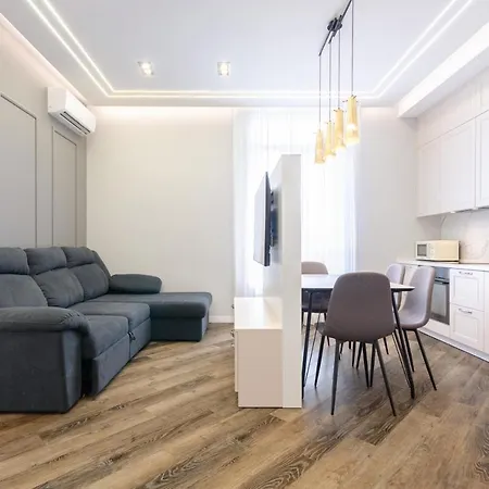 Petrovdom In Luxury Apartments At 68 Zhylyanska Street,38 Perlyna Kyiv Exterior photo