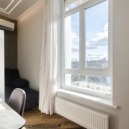 Petrovdom In Luxury Apartments At 68 Zhylyanska Street,38 Perlyna Kyiv Exterior photo