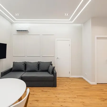 Petrovdom In Luxury Apartments At 68 Zhylyanska Street,38 Perlyna Kyiv Exterior photo