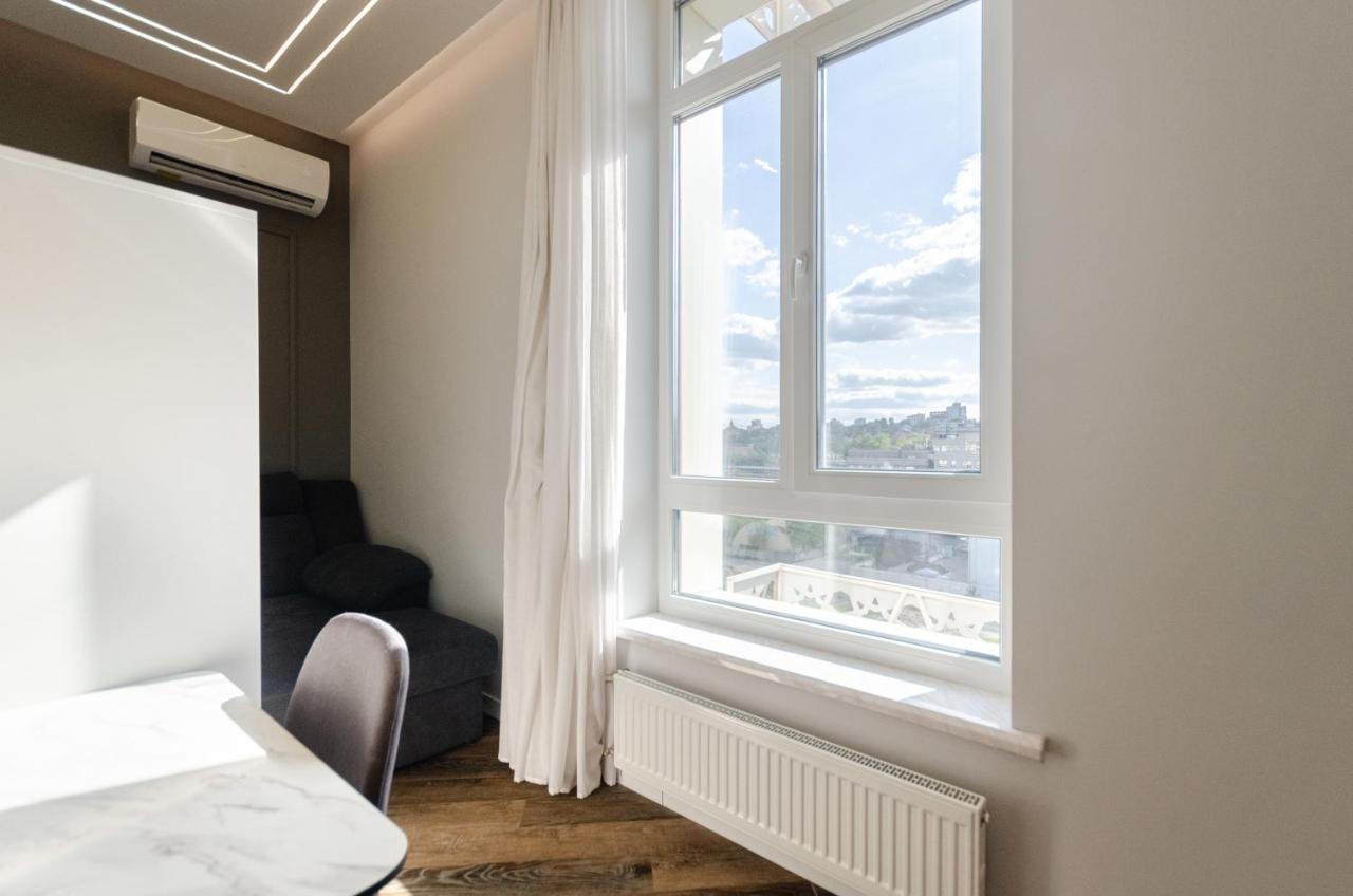 Petrovdom In Luxury At 68 Zhylyanska Street,38 Perlyna