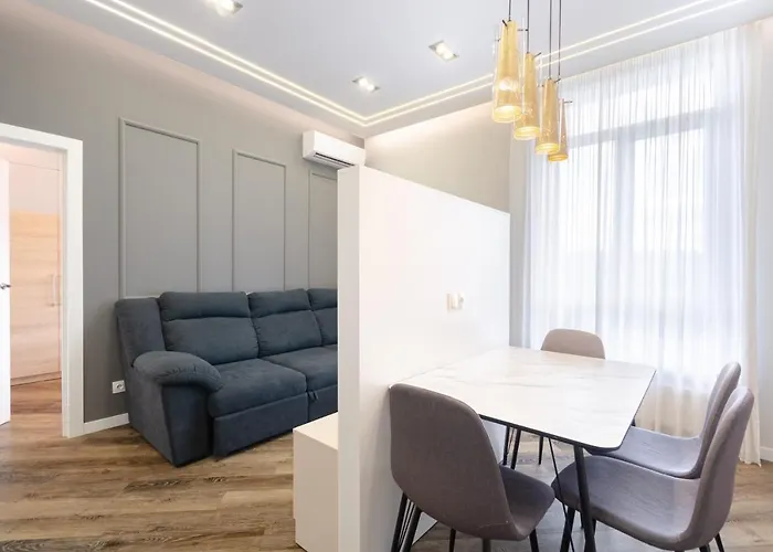 Petrovdom In Luxury Apartments At 68 Zhylyanska Street,38 Perlyna