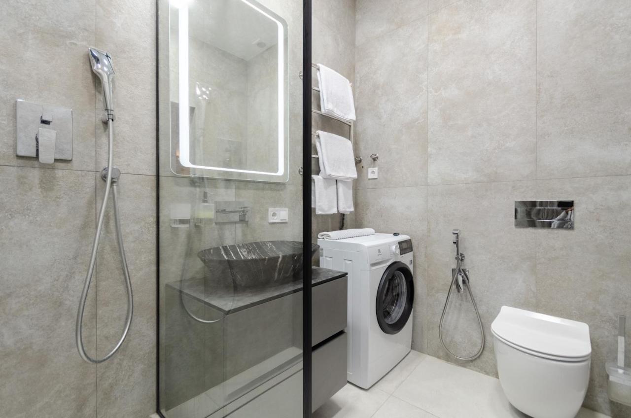Apartment Petrovdom In Luxury At 68 Zhylyanska Street,38 Perlyna *
