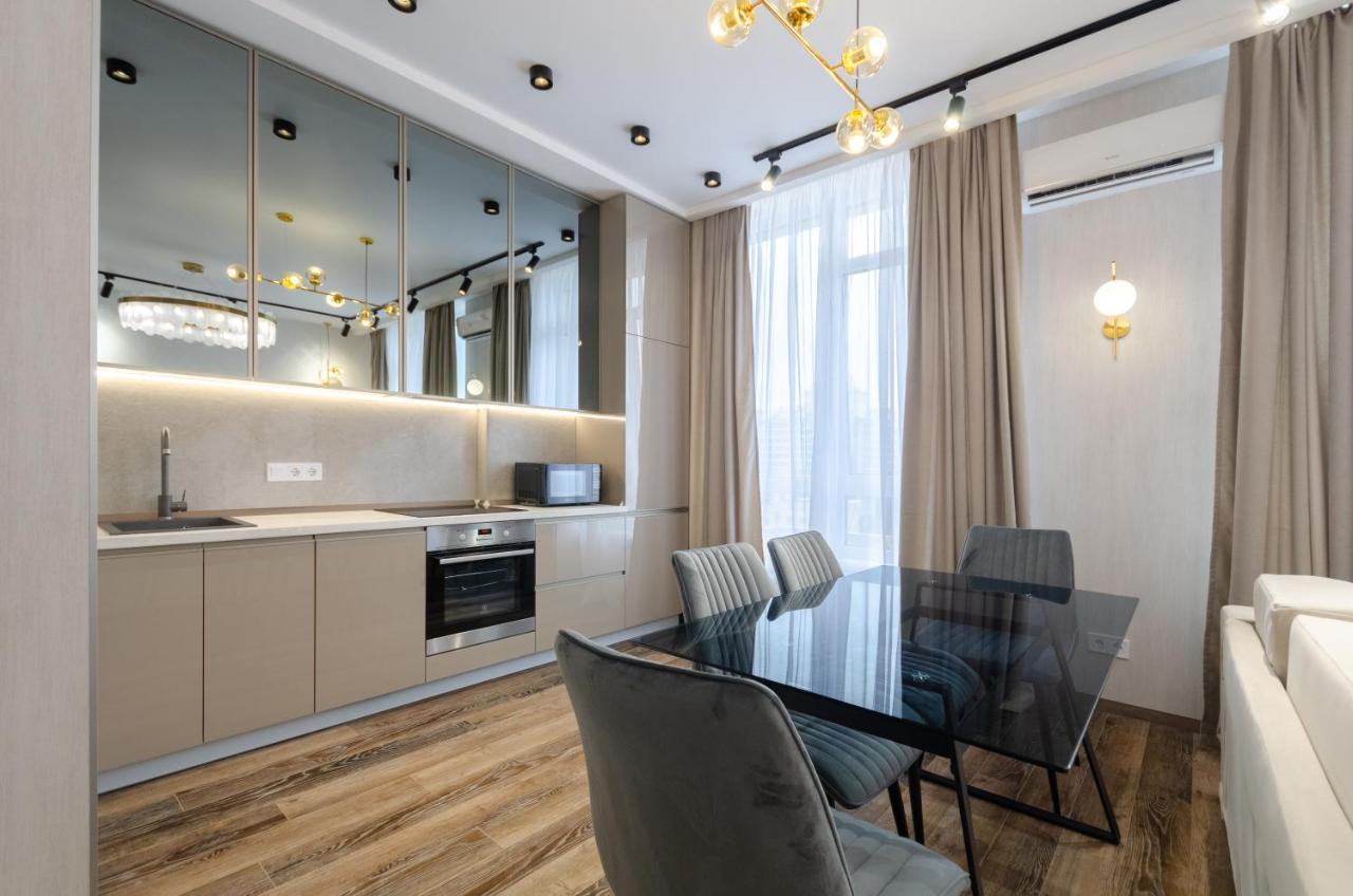 Petrovdom In Luxury At 68 Zhylyanska Street,38 Perlyna Apartment *
