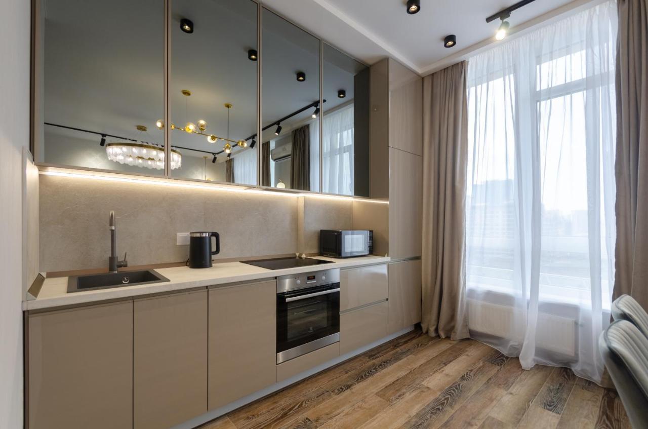 Apartment Petrovdom In Luxury At 68 Zhylyanska Street,38 Perlyna *