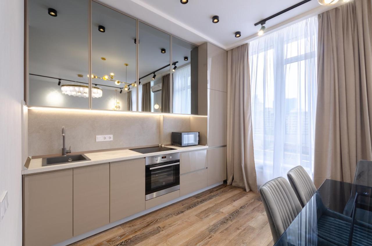 Petrovdom In Luxury At 68 Zhylyanska Street,38 Perlyna Apartment