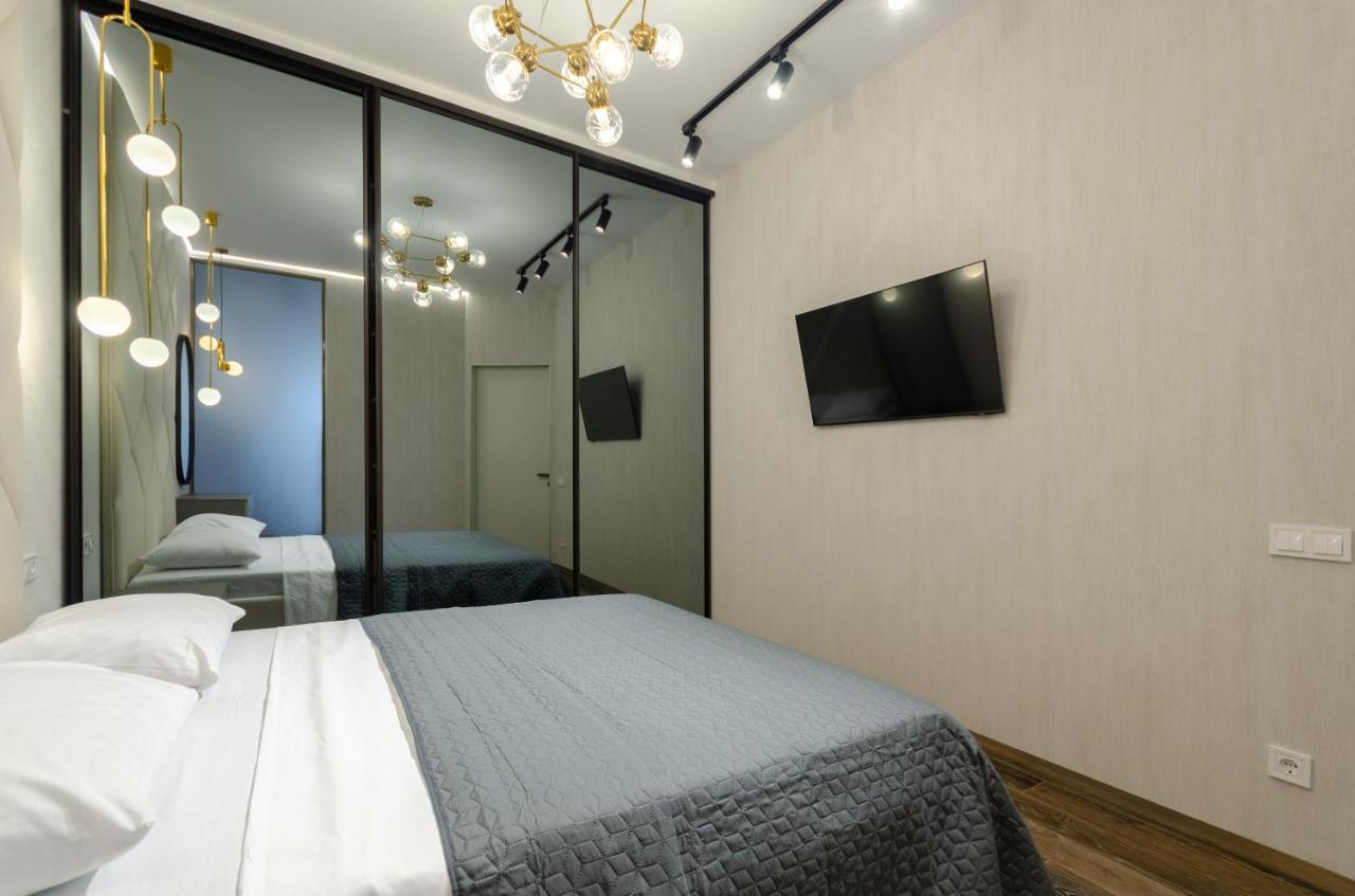 Petrovdom In Luxury At 68 Zhylyanska Street,38 Perlyna Apartment