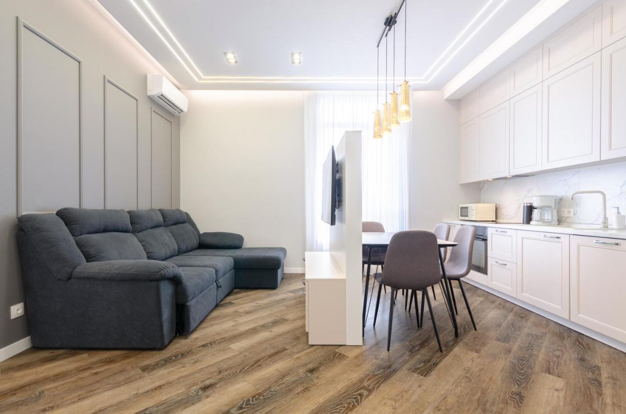 Apartment Petrovdom In Luxury At 68 Zhylyanska Street,38 Perlyna Kyiv