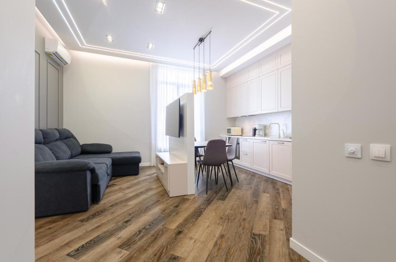 Petrovdom In Luxury At 68 Zhylyanska Street,38 Perlyna Kyiv