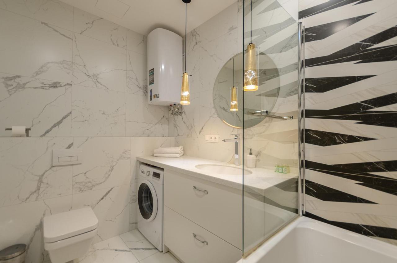 Petrovdom In Luxury At 68 Zhylyanska Street,38 Perlyna Apartment *