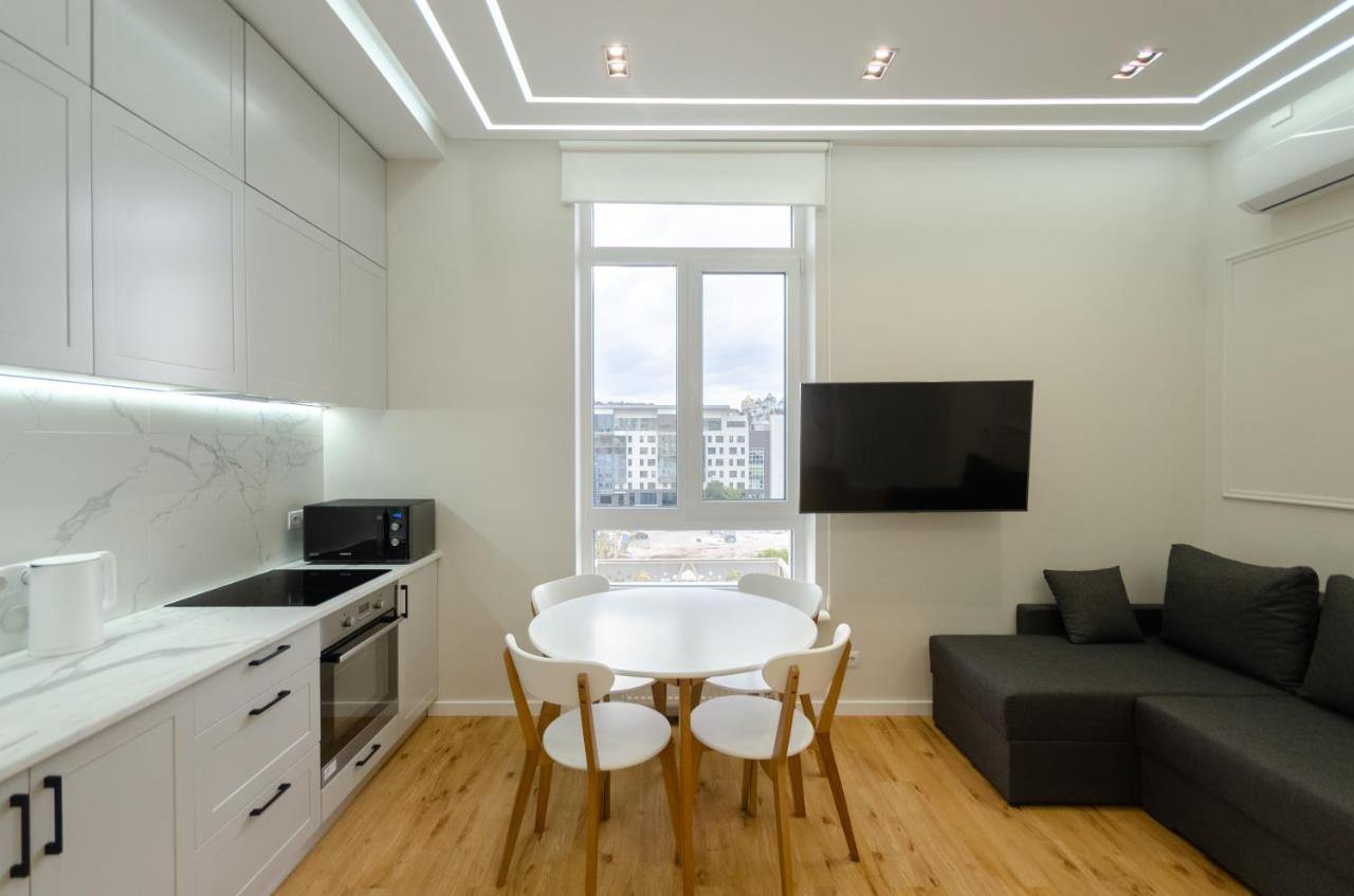 Apartment Petrovdom In Luxury At 68 Zhylyanska Street,38 Perlyna *